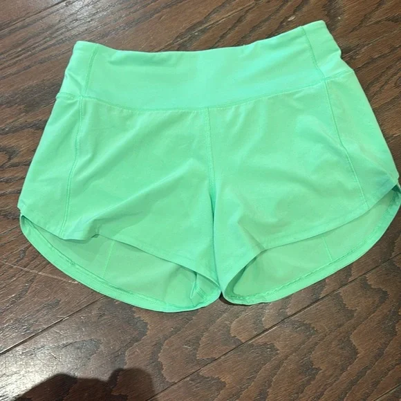 Set of 2 Lululemon shorts, size 4 - Picture 6 of 9